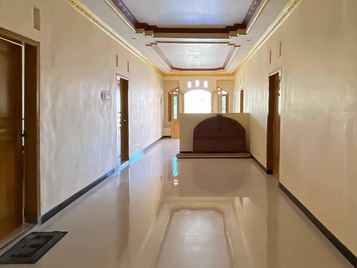 Palace Syariah Homestay Redpartner Banyuwangi  Eksteriør billede