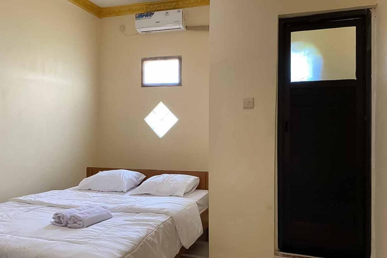 Palace Syariah Homestay Redpartner Banyuwangi  Eksteriør billede